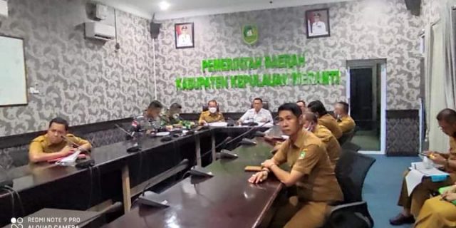 Kejar Target 70 Persen Vaksinasi, Bupati Rapat dengan Camat dan Kepala Desa se Kabupaten Kepulauan meranti.