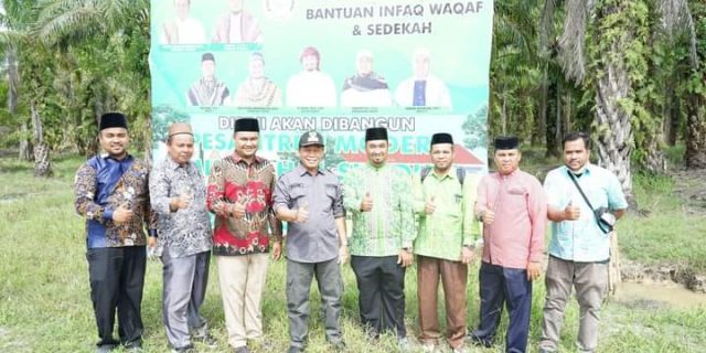 Plt Wali Kota Tinjau Rencana Pembangunan Pesantren Moderen Misbah El Shuduri Kelurahan Pahang