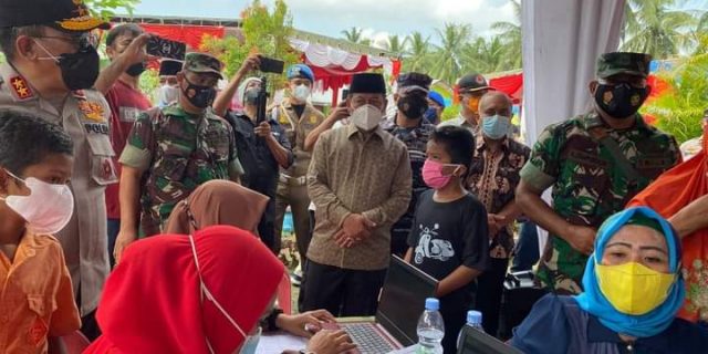 Plt Wali Kota Tanjungbalai Dampingi Kapoldasu Saat Meninjau Vaksinasi Merdeka Anak Usia 6-11 Tahun di Kota Tanjungbalai
