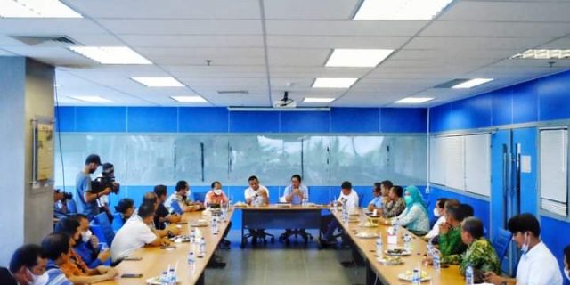 Silaturahmi ke Riau Pos, Bupati Adil Minta Program Kerja Diekspos
