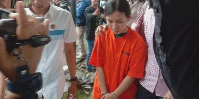 Baby Sitter yang Tega Menganiaya Balita Anak Selebgram Emy Aghnia Ditangkap