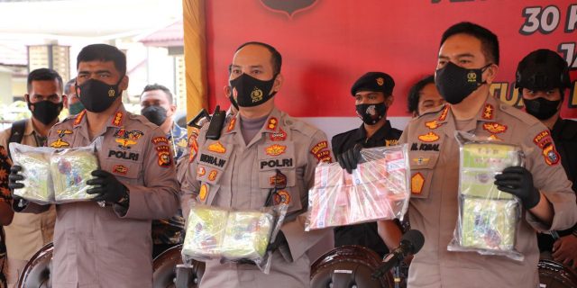 Berhasil Ungkap Narkoba 30 Kg Sabu, Kapolda Riau Datangi Mapolres Bengkalis : “Kejar dan Tindak Tegas Bandar Narkoba!”