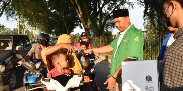 *”Kader GP Ansor Kota Dumai bersama PC PMII Kota Dumai Berbagi Takjil”*