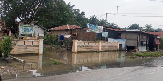 Warga Dusun 6 Sei Kalam  Desa Perkebunan Sidodadi Teluk Panji Terendam Banjir