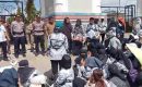 Ratusan Guru Demo Di Depan Gerbang Kantor Bupati Labusel Tuntut Segera Diterbitkan SK PPPK Tahun 2022