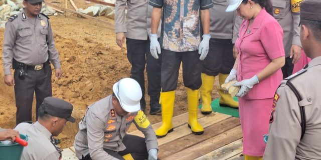 Kapolda Sumut Dalam Peletakan Batu Pertama Rumdis Perwira Polres Labusel