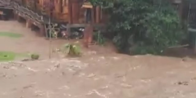 Pemandian Air Panas Pariban Berastagi Diterjang Banjir